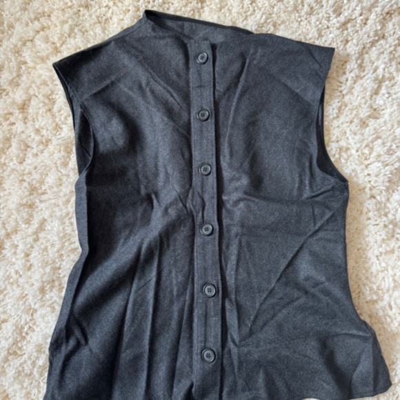 Zara Asymmetric Grey Top - Picture 2 of 3